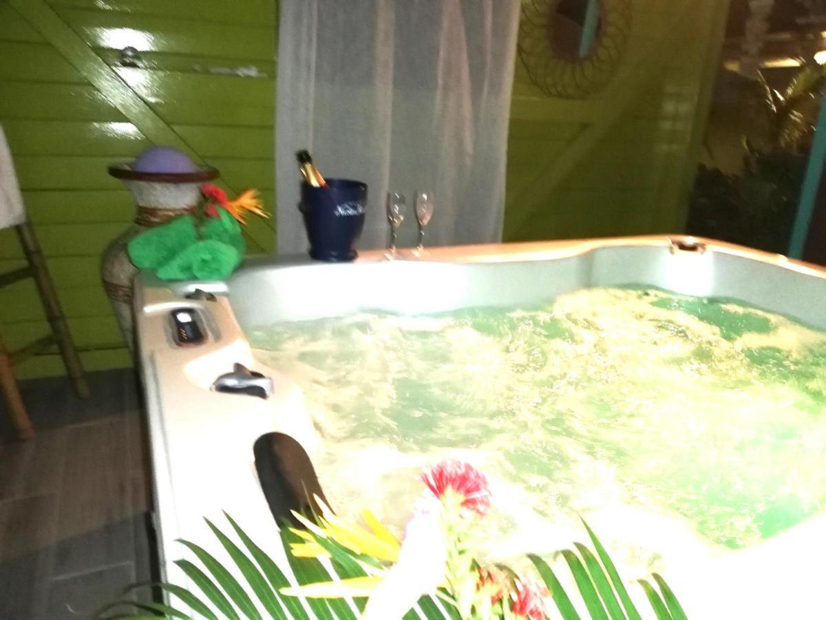 Au Sable D'Or - Spa - WIfi- Piscine Deshaies Esterno foto